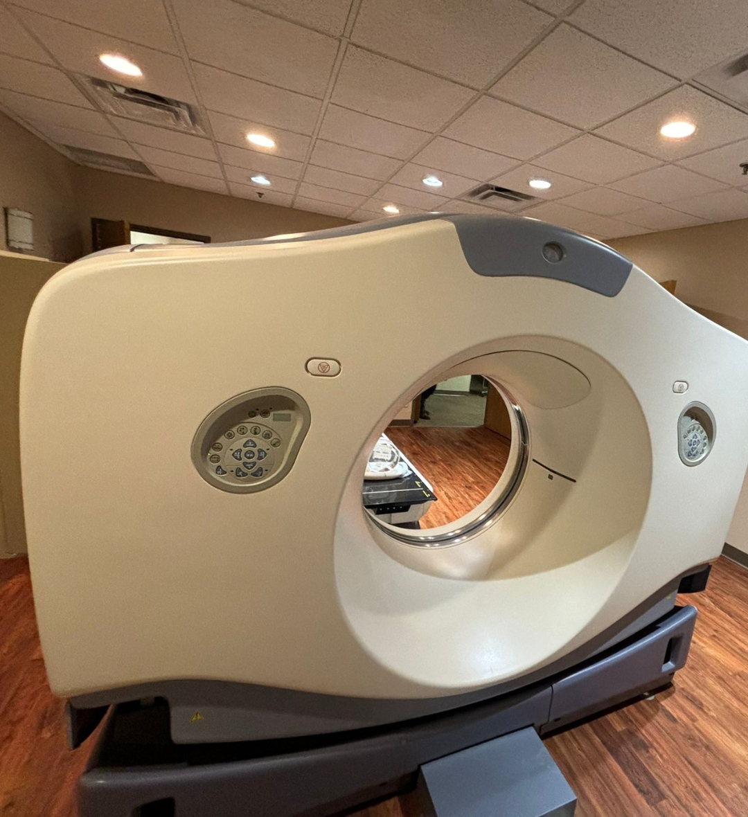 2003 GE LIGHTSPEED RT 16 CT SCANNER