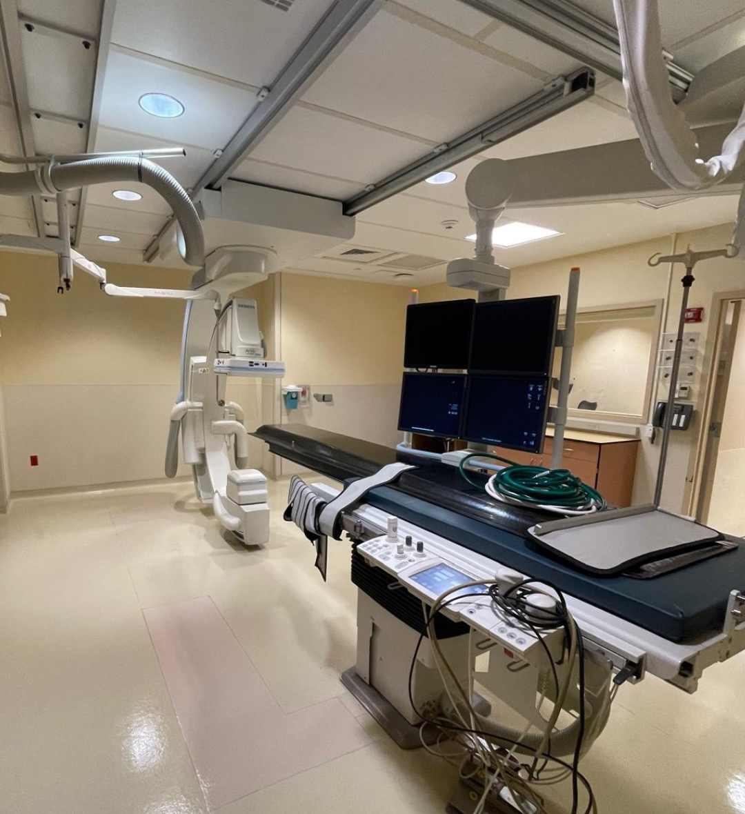 2009 SIEMENS Artis Zee Cath Lab