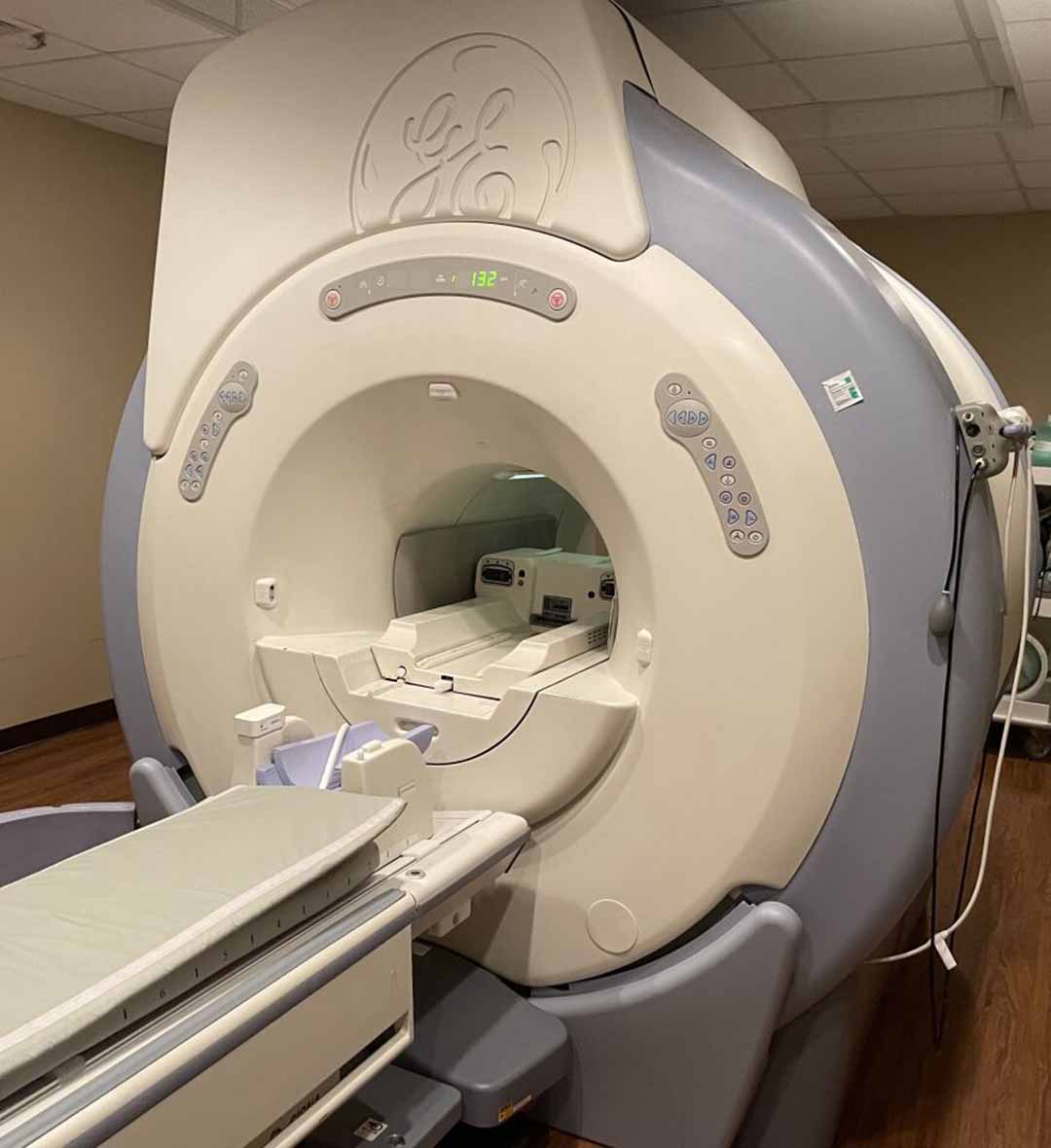 2005 GE HD 12X MRI System