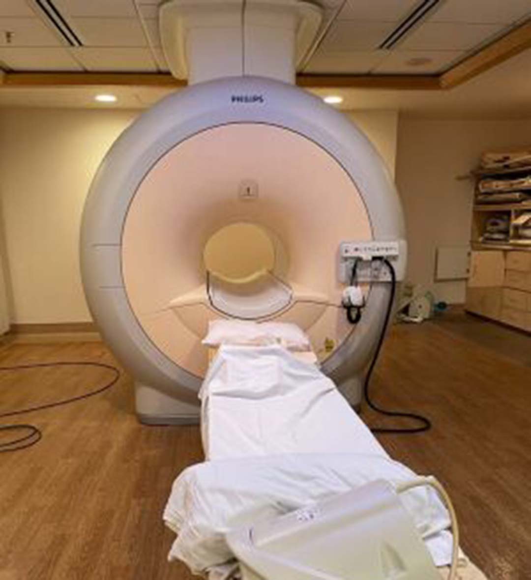 2005 Philips Achieva 1.5T MRI System