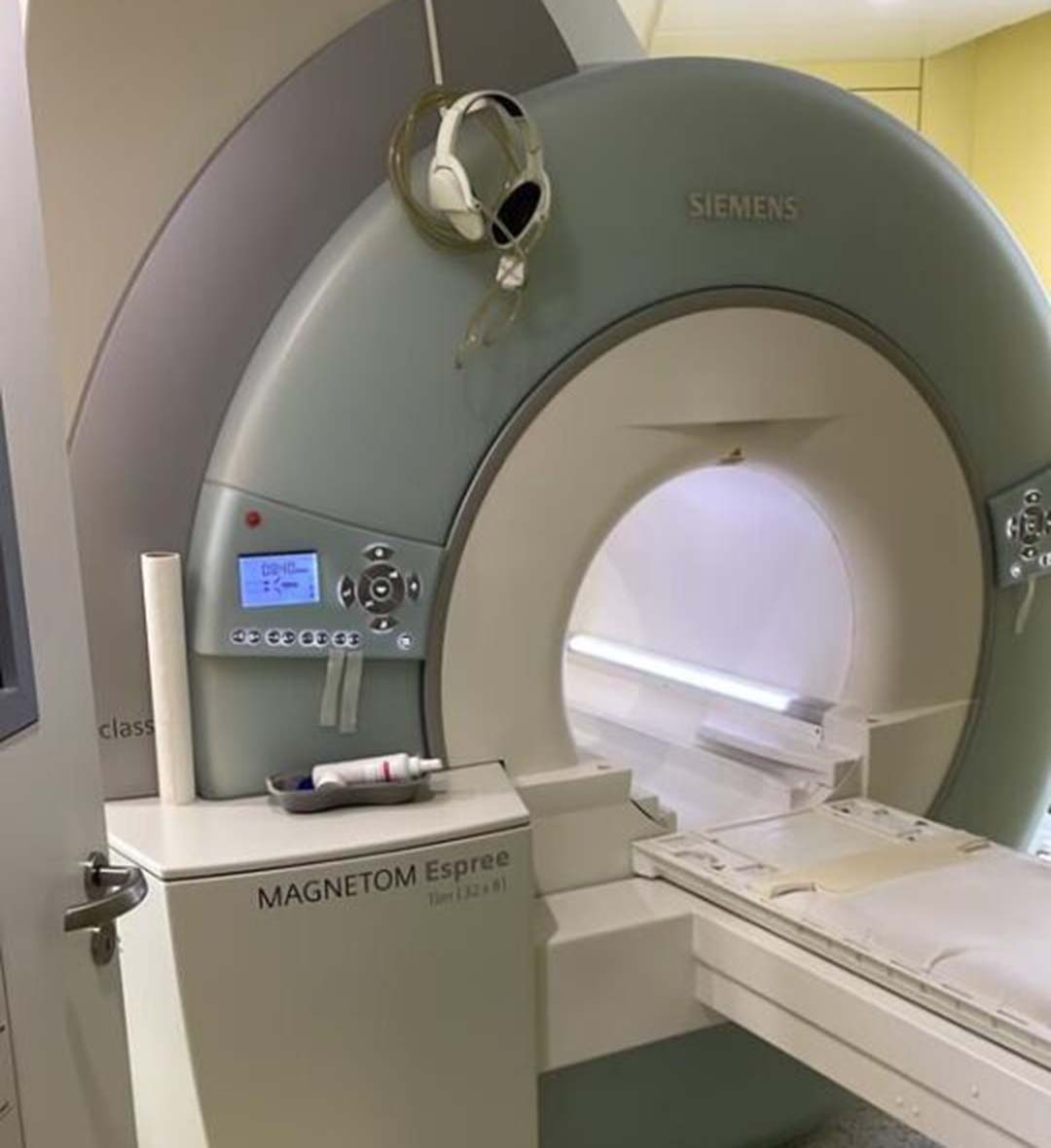 2009 Siemens Magnetom Espree 1.5T MRI