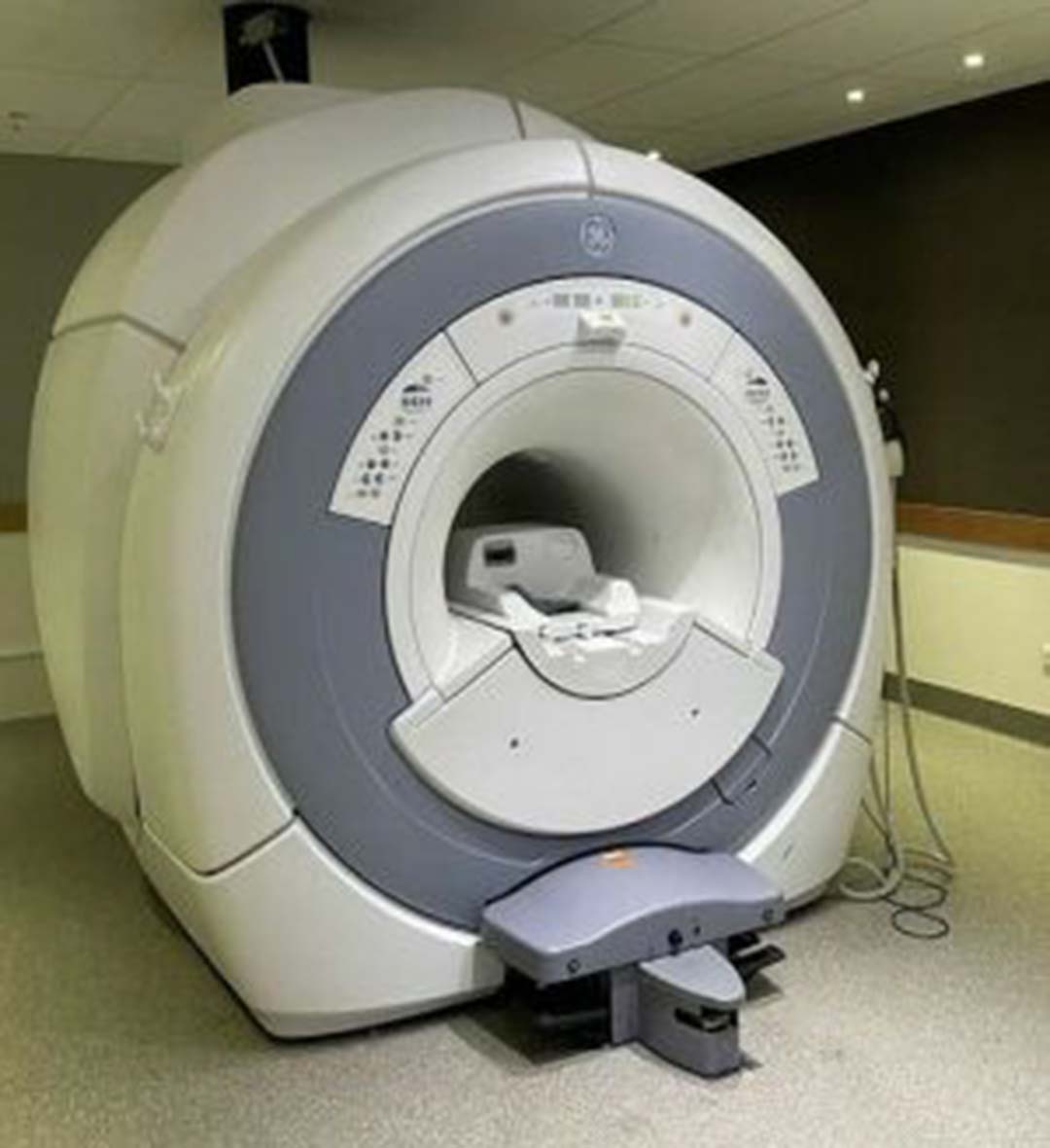 2012 GE Optima MR360 1.5T 8 Channel MRI