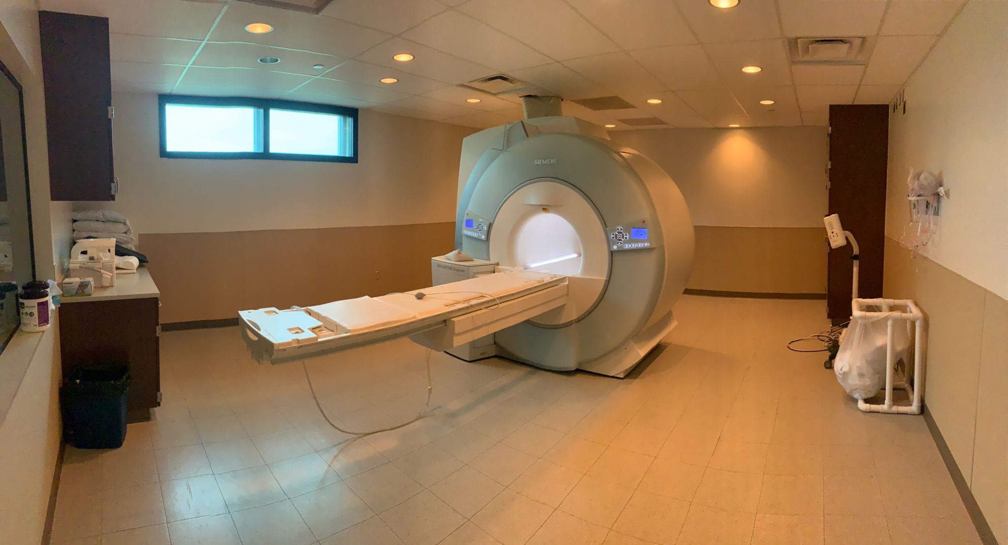 2012 SIEMENS 1.5T  ESPREE 18CH MRI SYSTEM