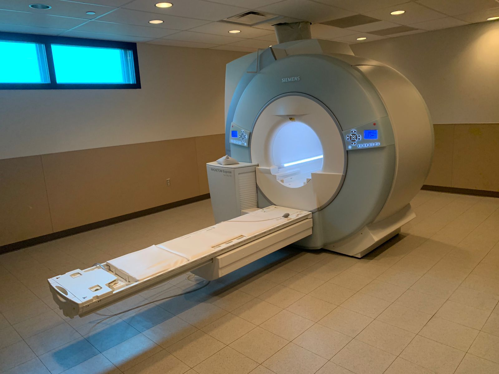 2012 SIEMENS 1.5T  ESPREE 18CH MRI SYSTEM